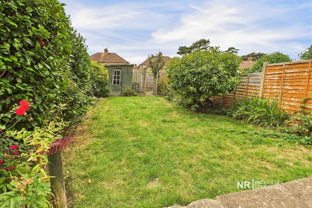 Property photo 2 of 15 Garden
