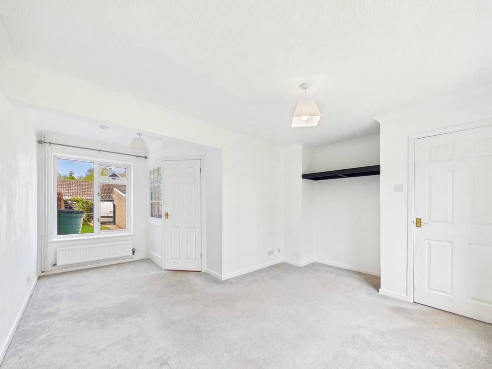 Property photo 2 of 11 Giraffe360-Still005