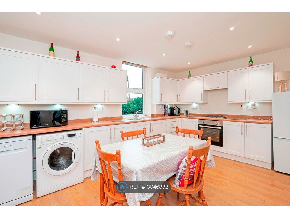Property photo 3 of 10 Kitchen/Breakfast Room