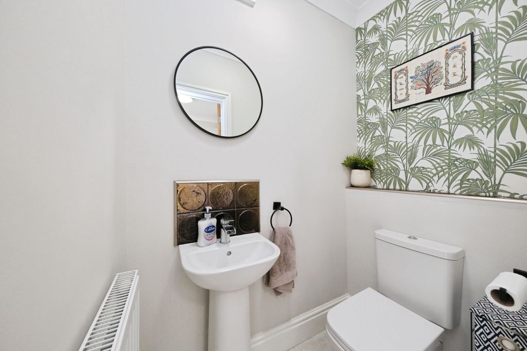 Additional image 11 of 5 bed detached house for saleWyvern Avenue, Nottingham NG10