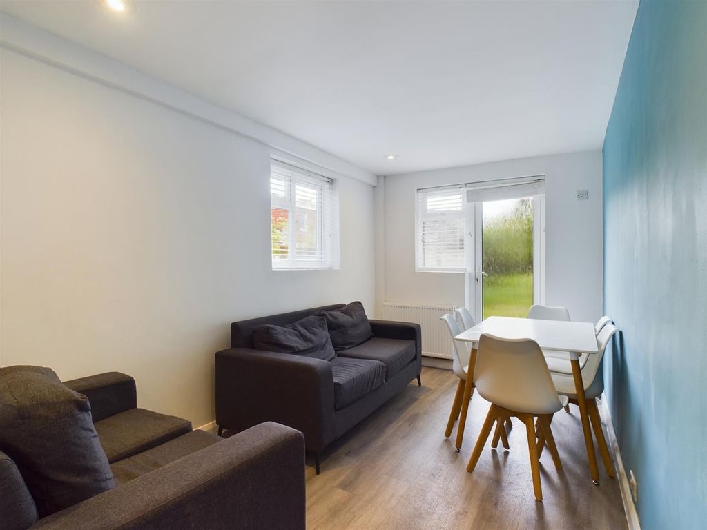 Property photo 2 of 18 Cam02534G0-Pr0407-Still008.Jpg