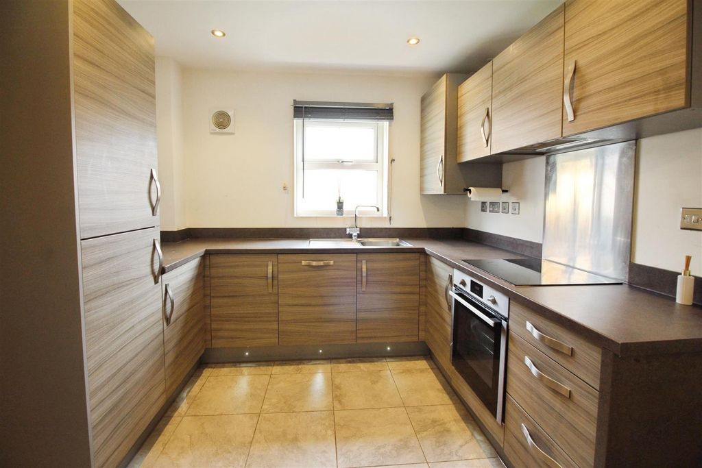 Property photo 2 of 16 Kitchen/Diner