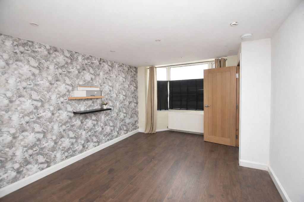 Property photo 2 of 10 Lounge