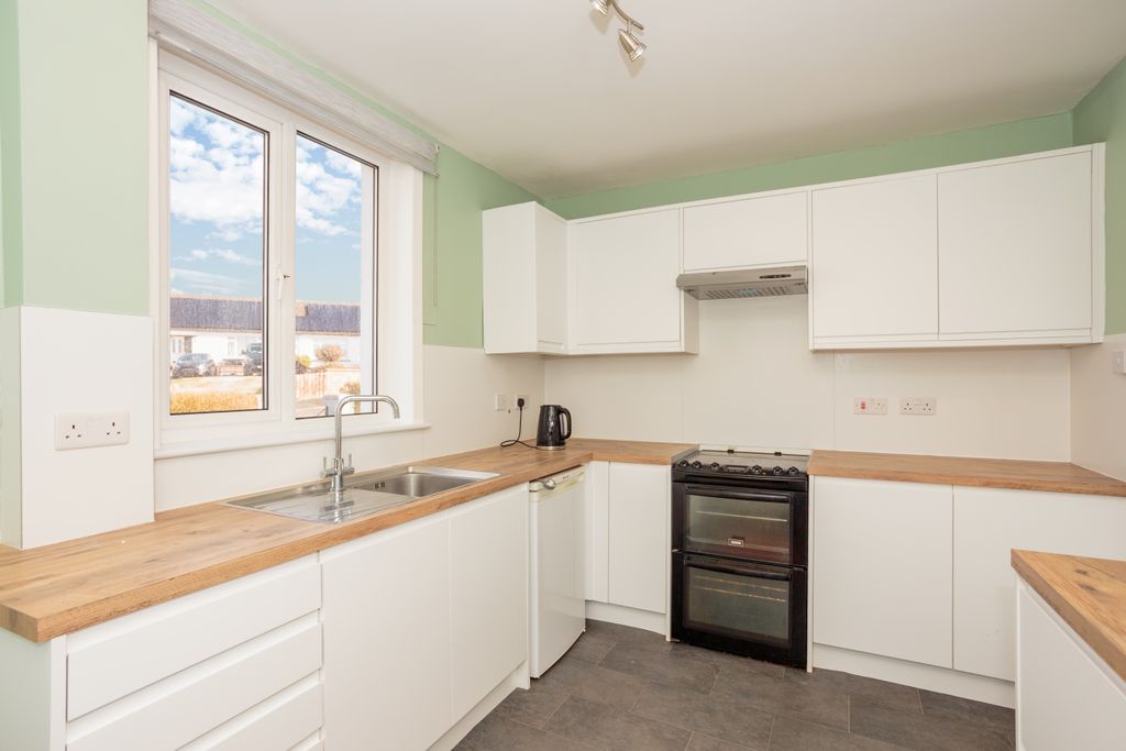 Property photo 3 of 29 Kitchen