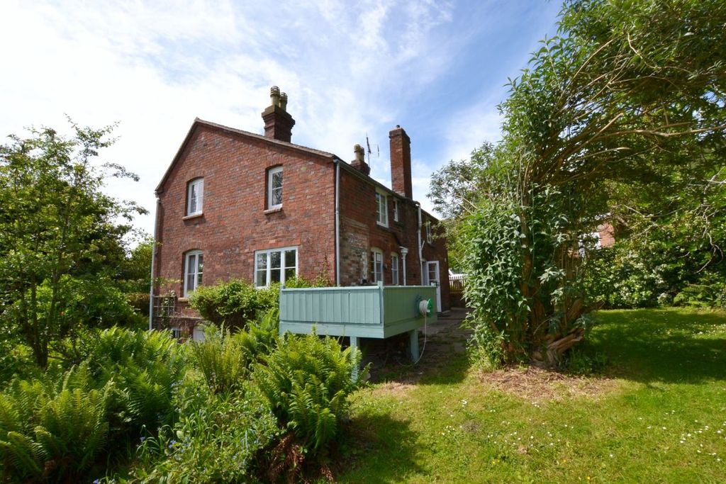 Property photo 2 of 21