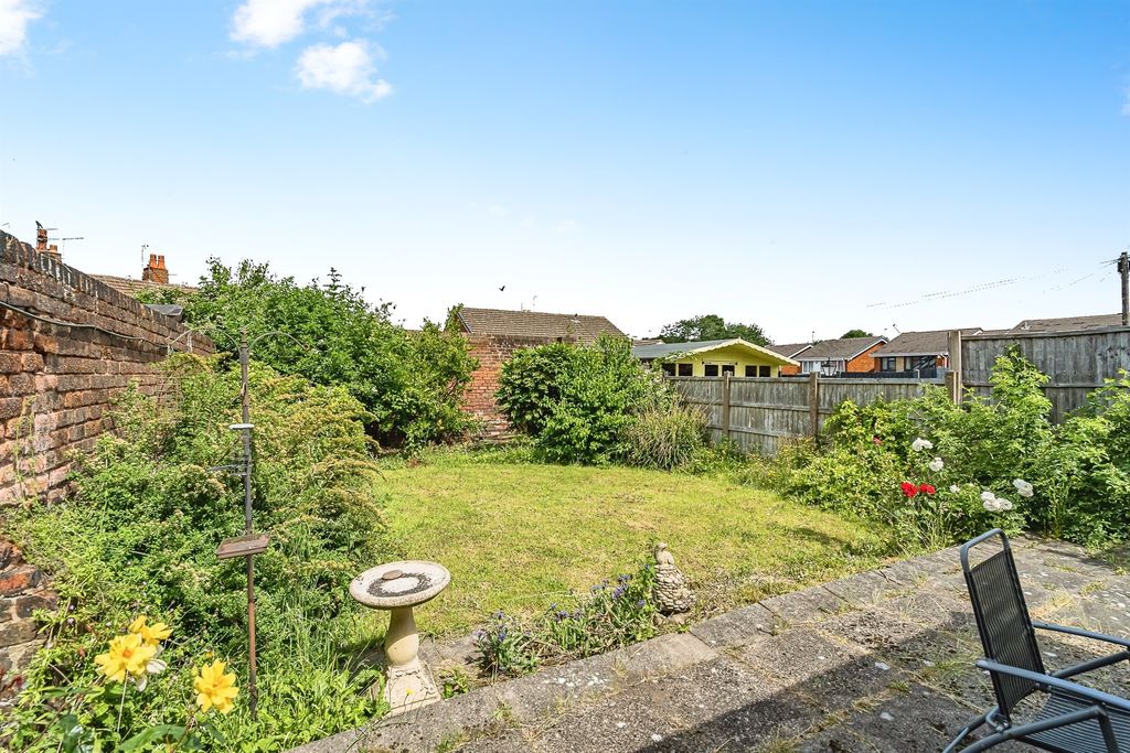 Property photo 2 of 17
