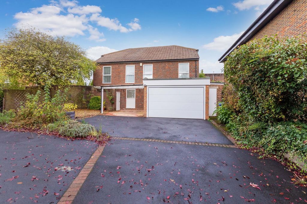 Property photo 1 of 22