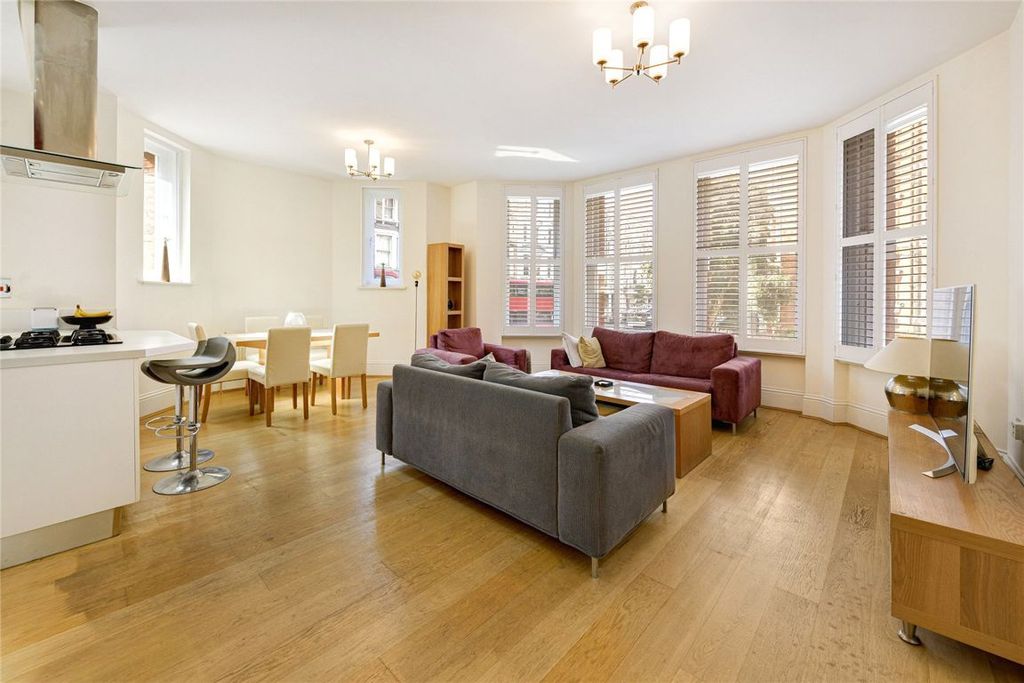 Property photo 1 of 8
