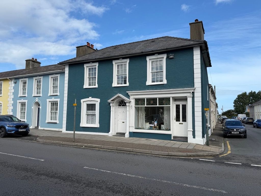 Property photo 2 of 34