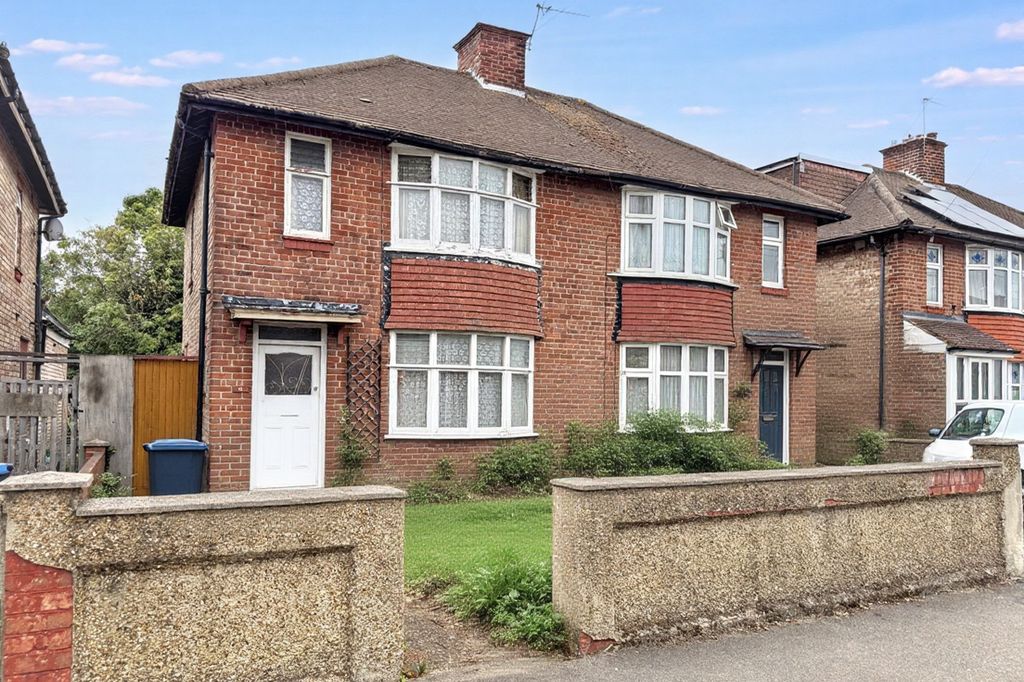 Property photo 1 of 16 6 Grove Gardens, Enfield, En3 5Pg