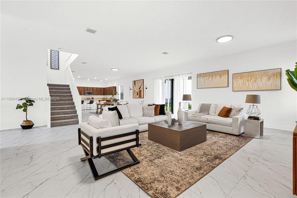 Property photo 3 of 38 <Alttext/>