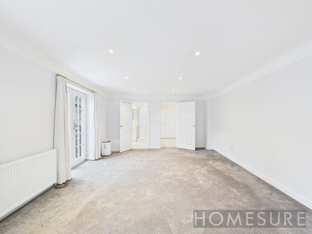 Property photo 3 of 63 Picture No. 49