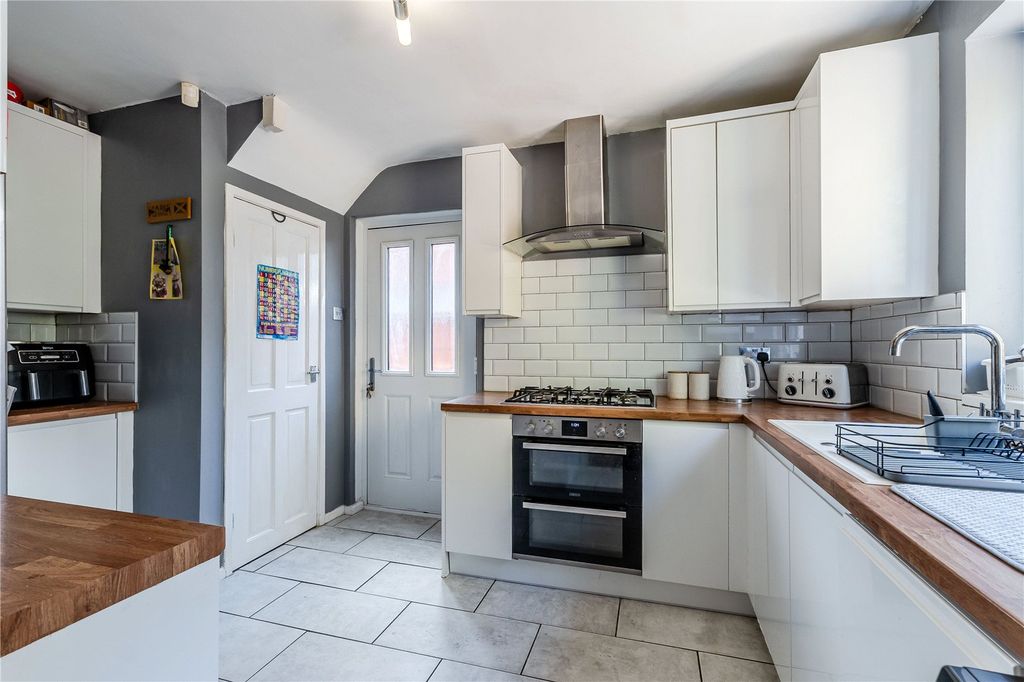 Property photo 2 of 17 Picture No. 08