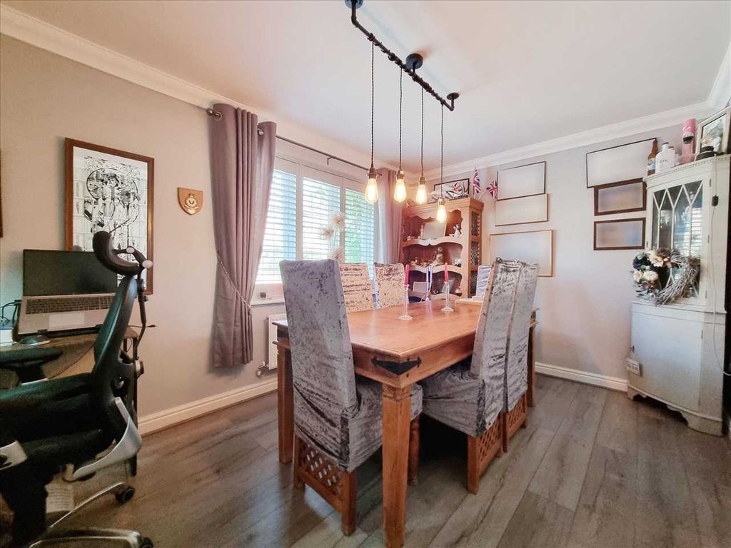 Property photo 3 of 17 Dining Room: