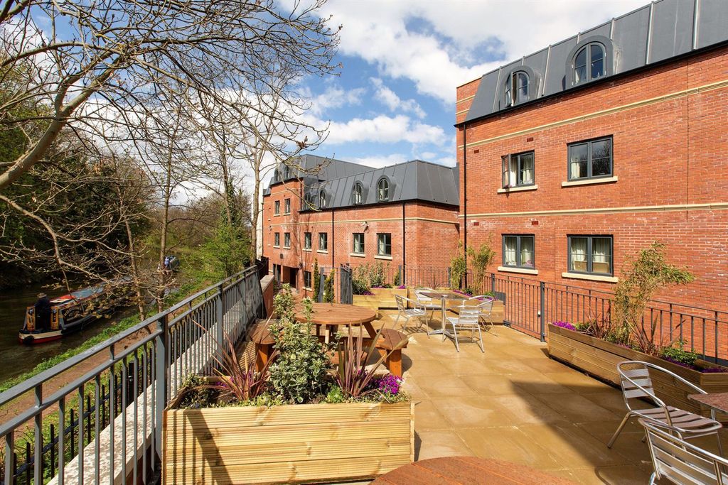 Property photo 2 of 22