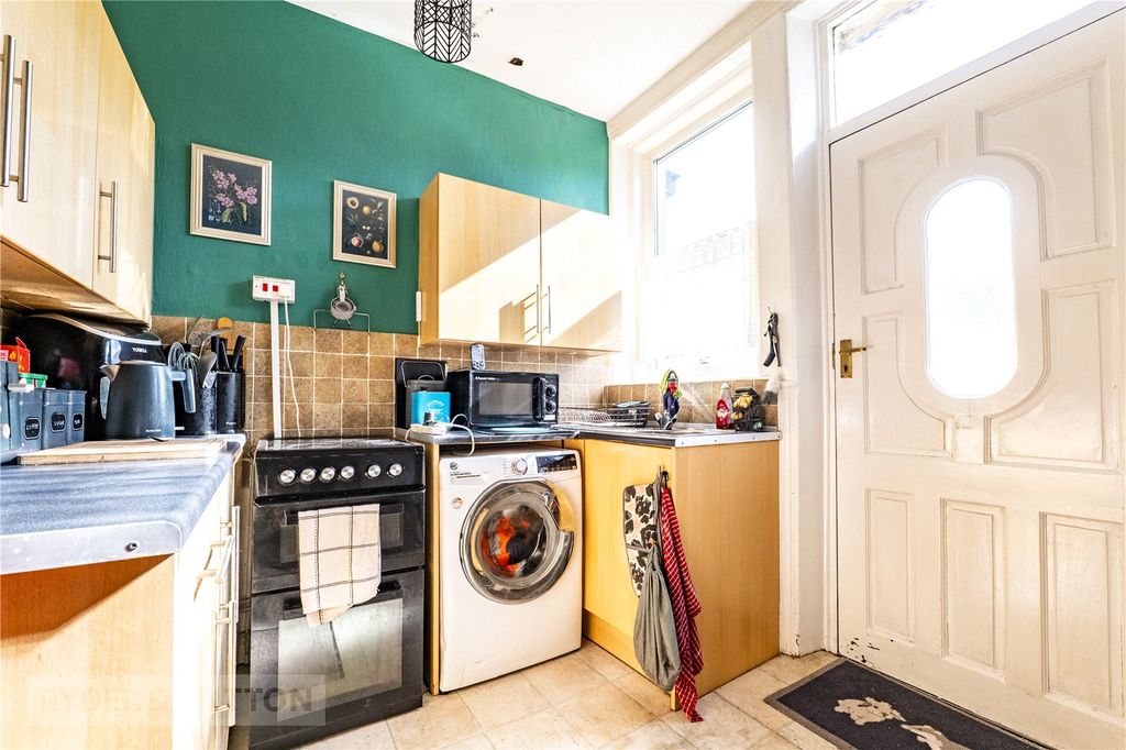 Property photo 2 of 14 Kitchen