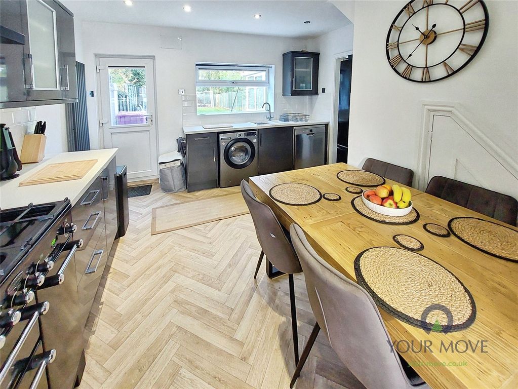 Property photo 3 of 15 Kitchen