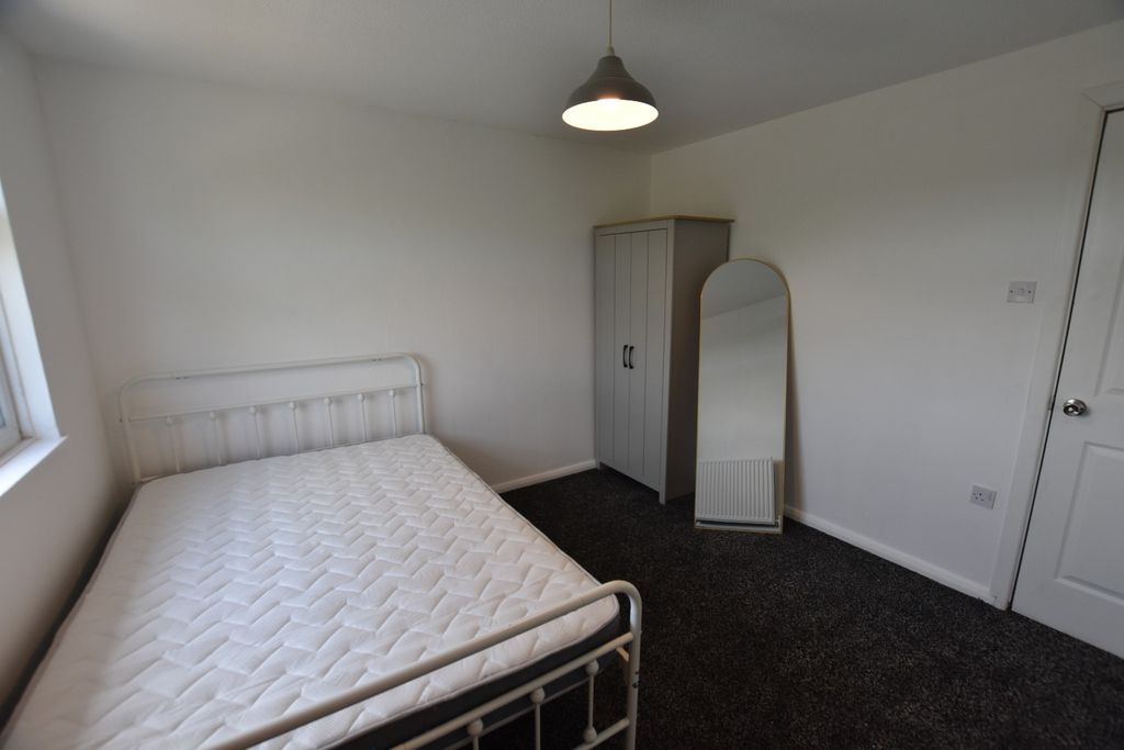 Property photo 2 of 3