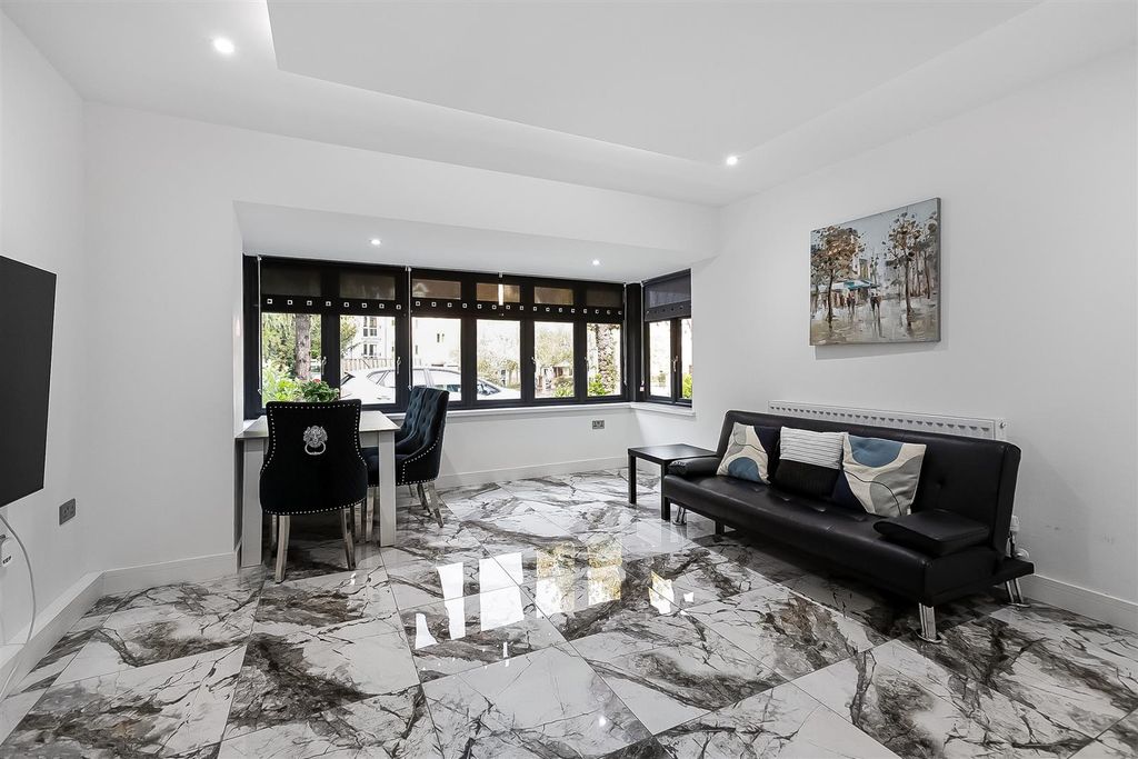 Property photo 3 of 13 Reception Room / Kitchen