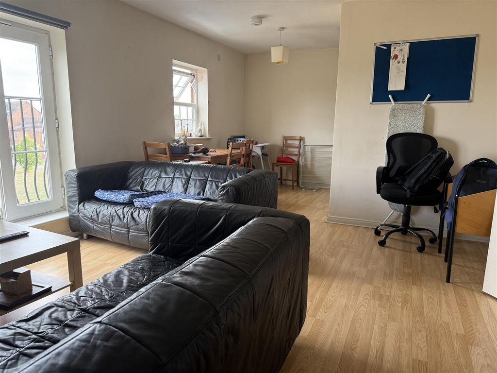 Property photo 2 of 19 Lounge Dining Room