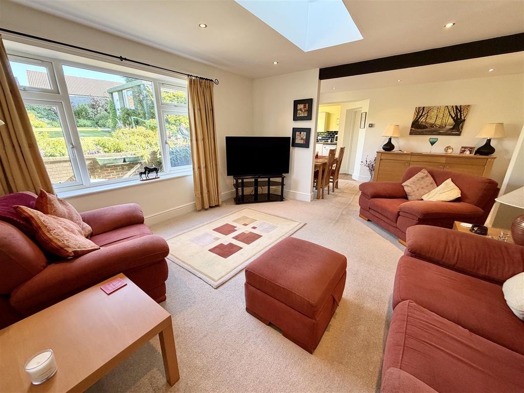 Property photo 2 of 33