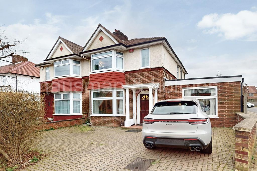 Property photo 1 of 18 W01.Jpg