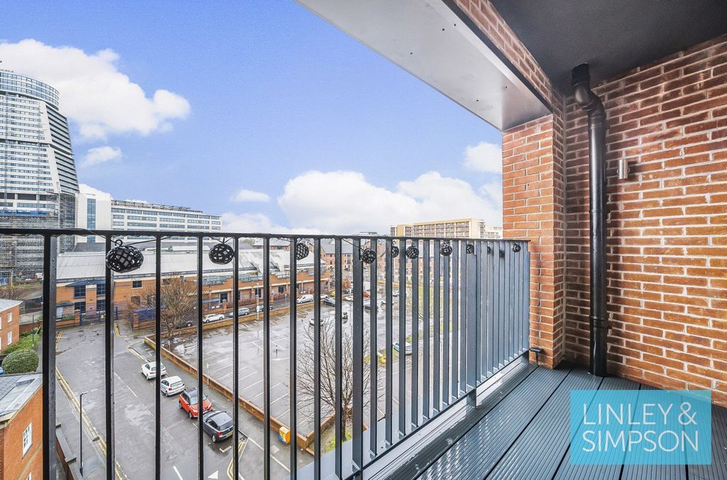 Property photo 2 of 13 Picture No. 18