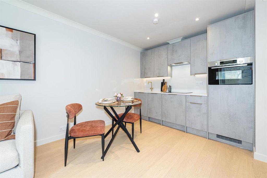 Property photo 2 of 12 Photo 1