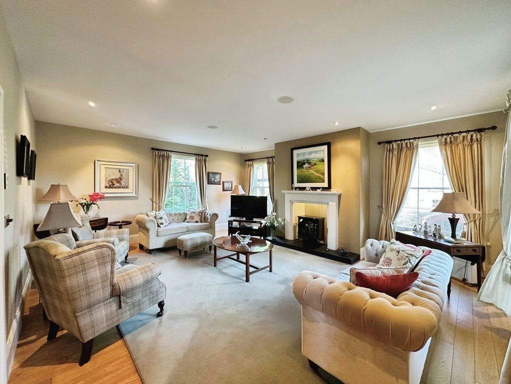 Property photo 2 of 36 Photo 33