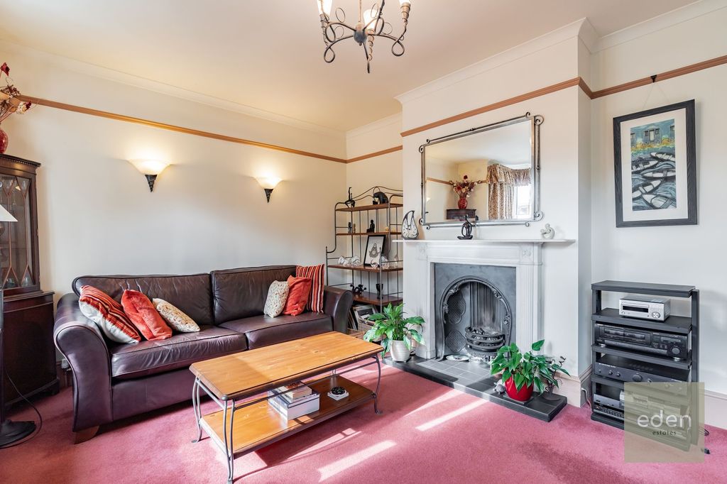 Property photo 3 of 27