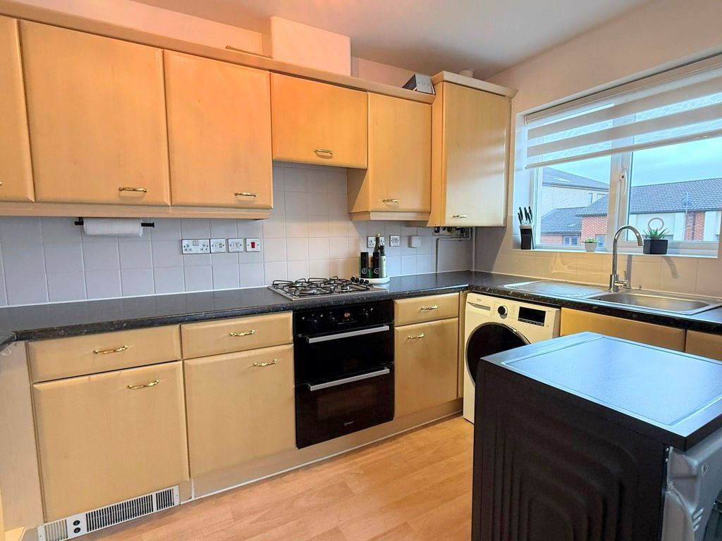 Property photo 3 of 9 Photo 5