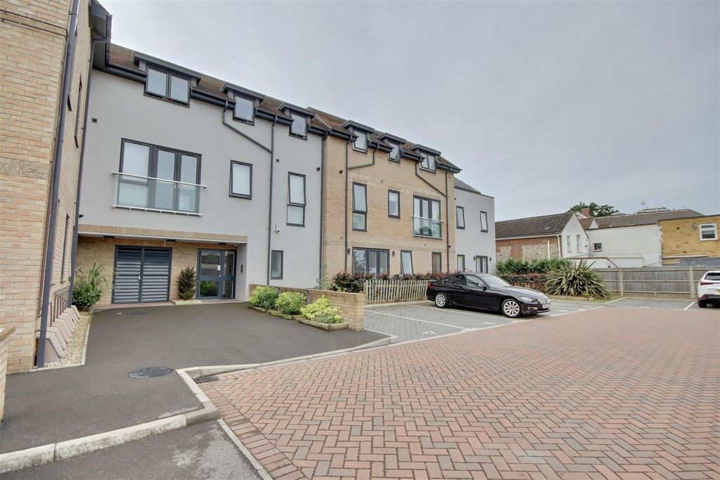 Property photo 1 of 10 0D01B43D-E17A-491B-Ae0D-Bf66A0Bd6691_1_201_A.Jpeg