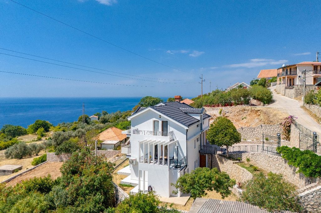 Property photo 3 of 33