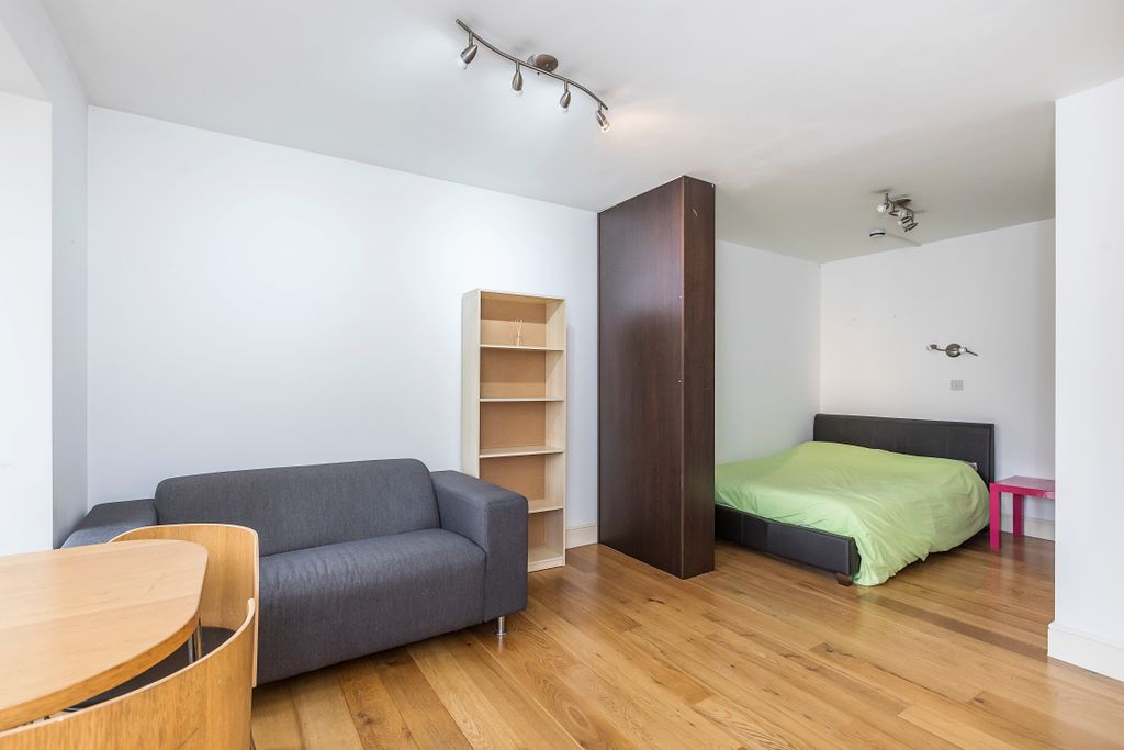 Property photo 3 of 10