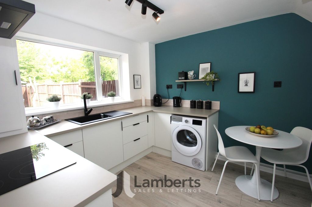 Property photo 2 of 30 Kitchen