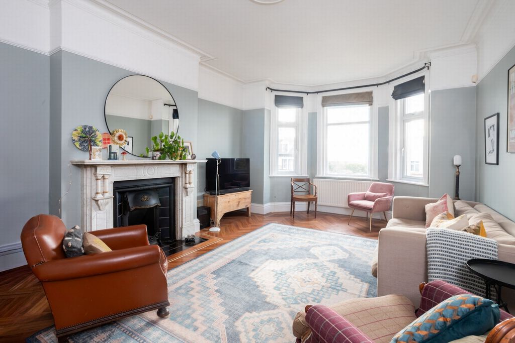 Property photo 3 of 32 Sitting Room