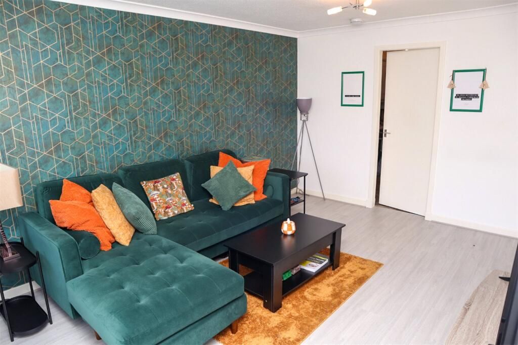 Property photo 3 of 11