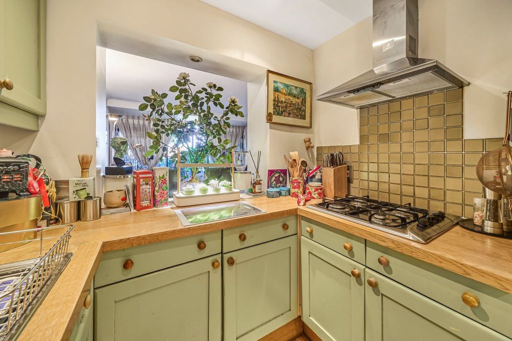 Property photo 2 of 12 Picture No. 23