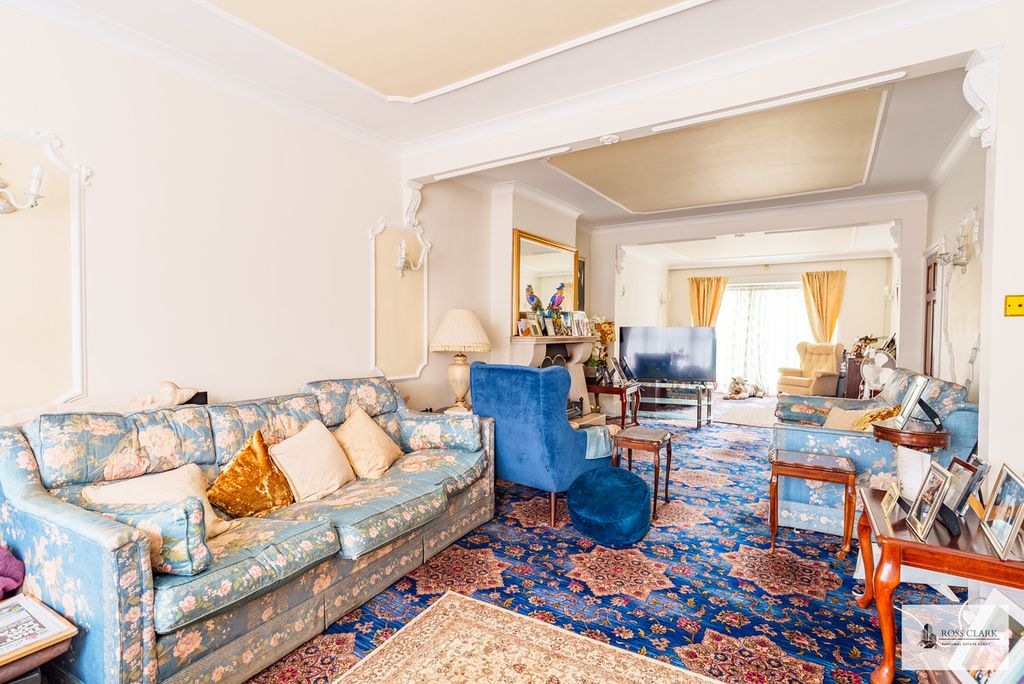 Property photo 3 of 19