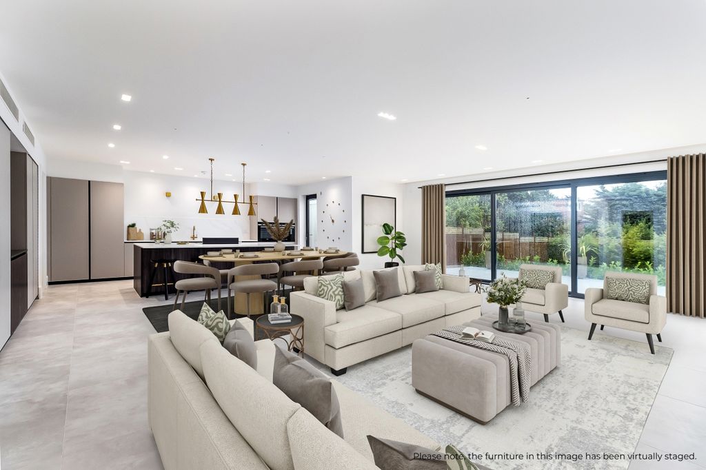 Property photo 1 of 18 Ph4_6354873-F Vs