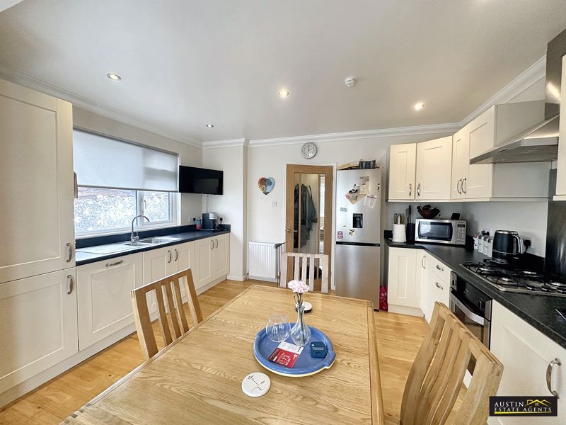 Property photo 2 of 14 Photo 9