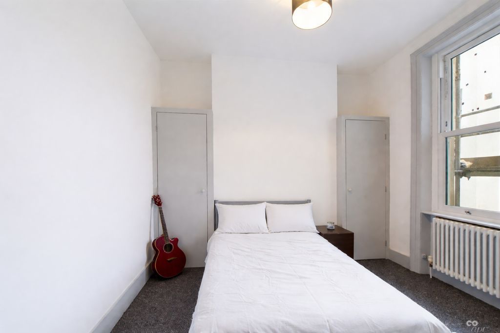 Property photo 3 of 10 Photo 11