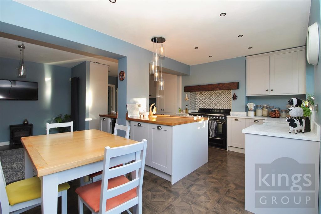 Property photo 3 of 21