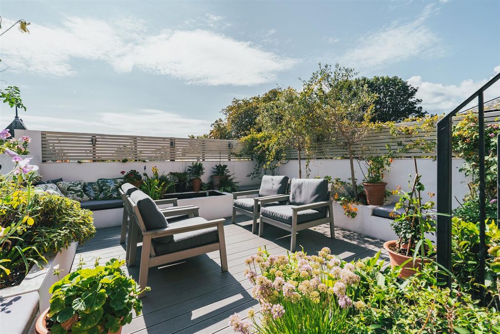 Property photo 2 of 30 Rear Seating Terrace