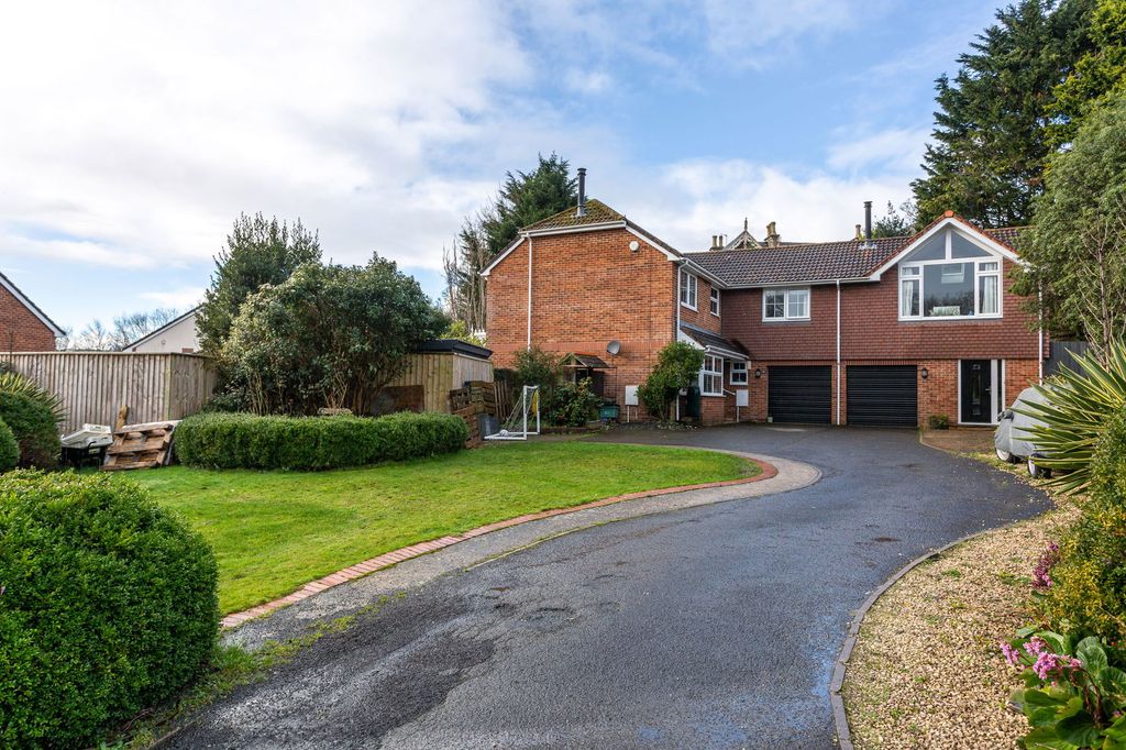 Property photo 1 of 40