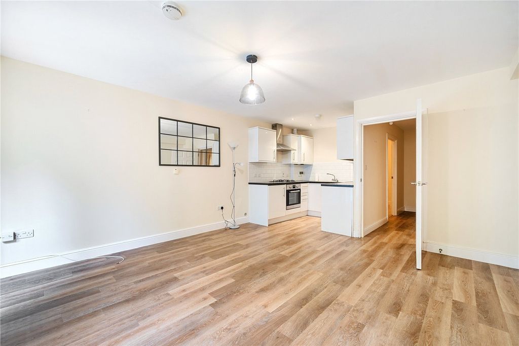 Property photo 3 of 9 Picture No. 17