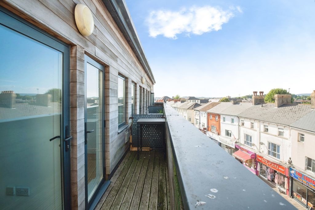 Property photo 1 of 12 Balcony