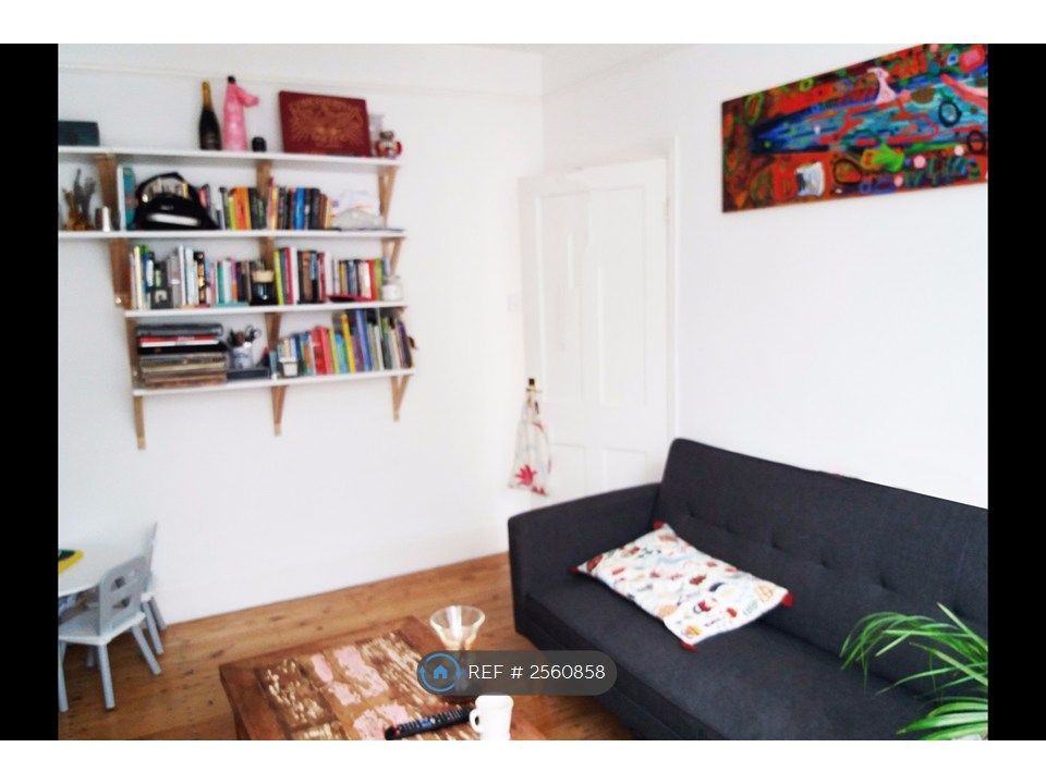 Property photo 2 of 8