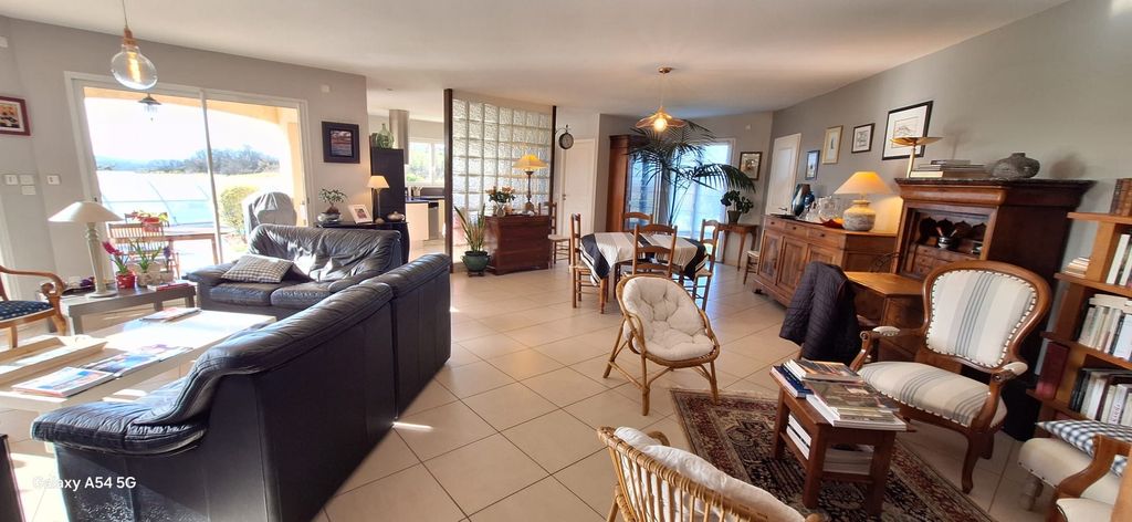 Property photo 2 of 48