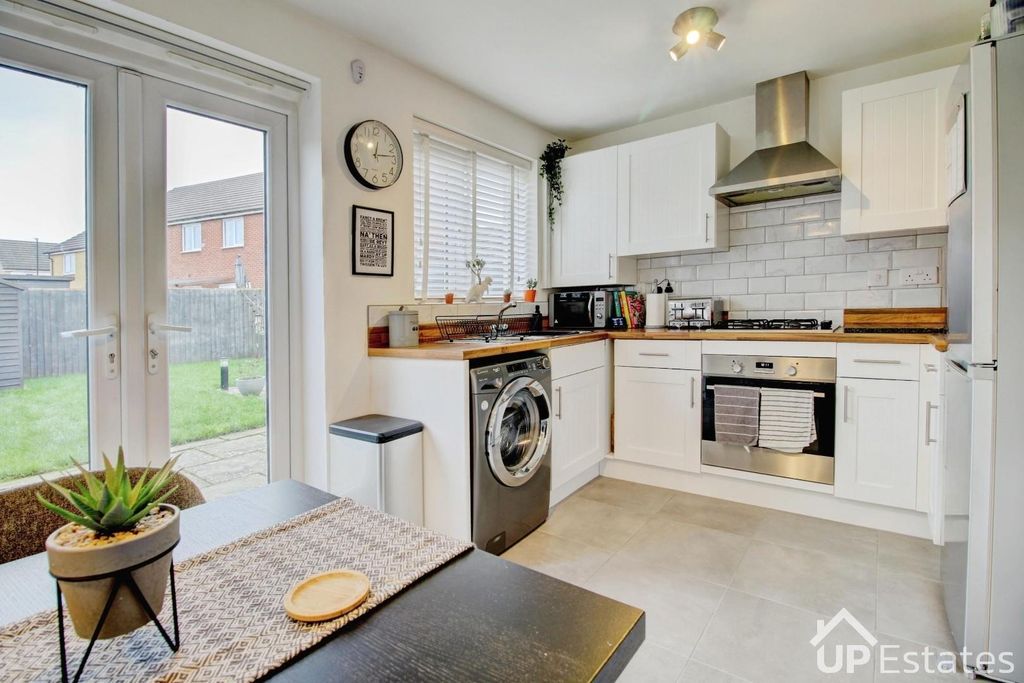 Property photo 3 of 28